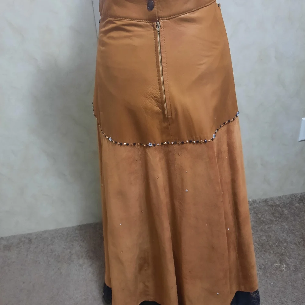 Beautiful leather and suede skirt - Picture 2 of 11